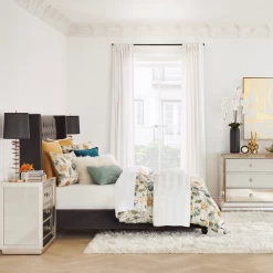 Orchids In Glass Bowl -decoration webimage 020232965 014775920 042474336 Bedroom GIF1 1x1