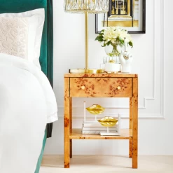 The Finger Hand -decoration webimage 040445831 725470735 020217235 square web