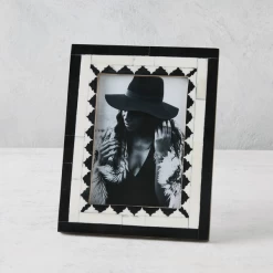 Nikki Chu - Zeek Frame