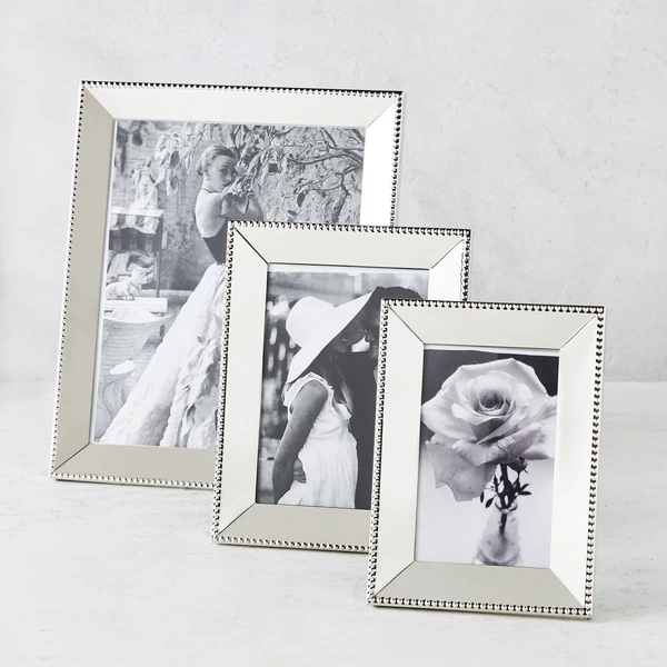 Laurel Frame 3 Laurel Frame