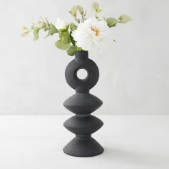 Yara Vase
