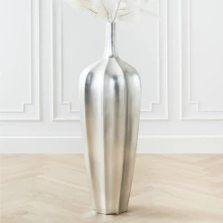 Accolade Vase