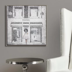 Queen Of The Store -decoration webimage 750439449 2 jpg 1